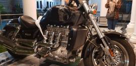 Motor Moge Triumph Rocket 3