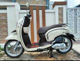 Honda Scoopy Tahun 2015 Warna Putih