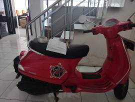 JUAL MOTOR VESPA LX 125 I GET