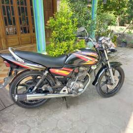 Honda megapro 2005 hitam_merah