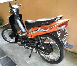 Jual Motor Bekas Yamaha VEGA R 2005 Orange Hitam L