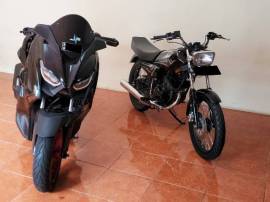 YAMAHA X-MAX th 2019 HITAM Km 1rb an