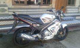 JUAL CEPAT!! VIXION MULUS 2012 PUTIH