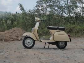 Vespa super 77 coklat