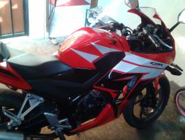 Jual Honda CBR150R th.2015 Mulus