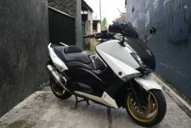 YAMAHA TMAX 530