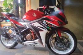 Dijual CBR150R Kondisi mulus, Racing look, pajak p